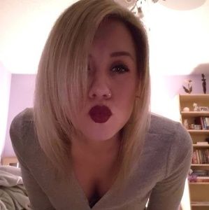 Meet your Posher, Jenine